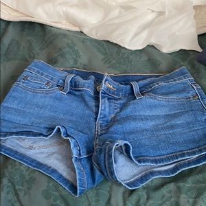 Levi’s short shorts